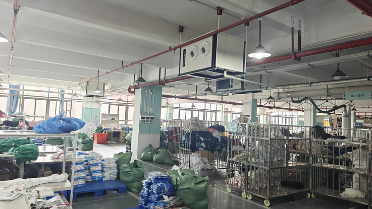 制衣廠整體制冷降溫，應用蒸發冷省電空調-臥式射流機組